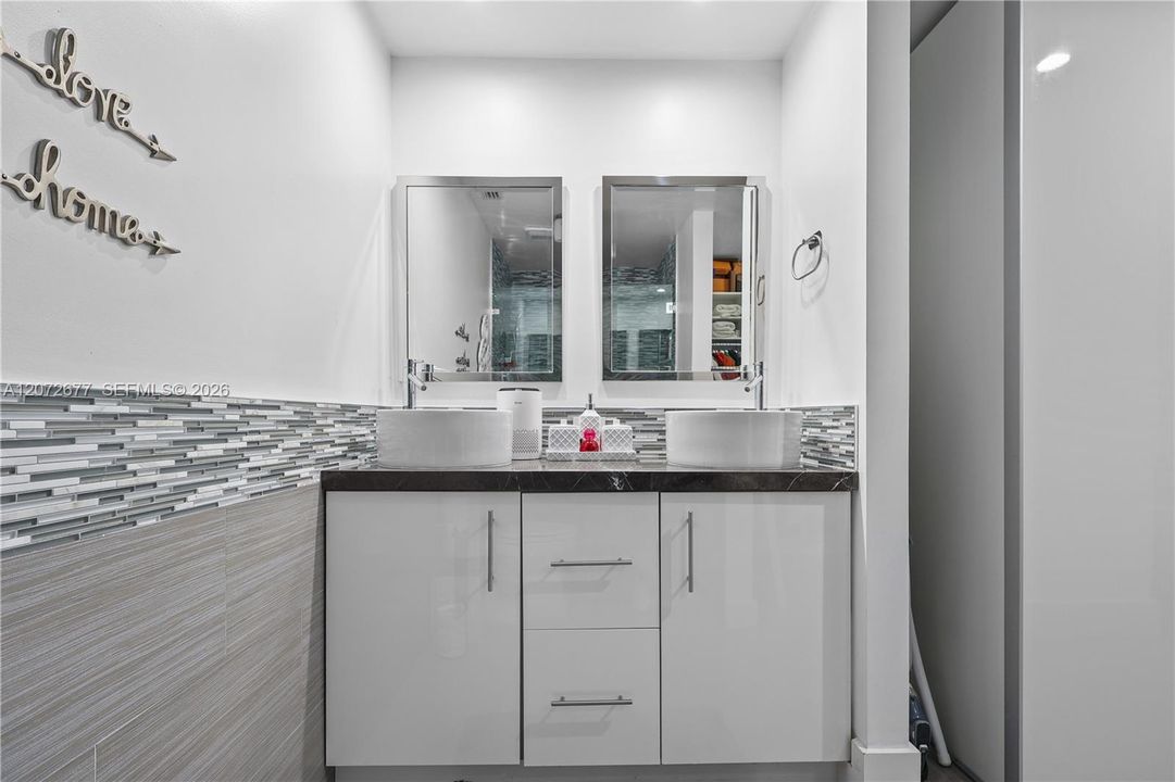 For Sale: $659,000 (3 beds, 2 baths, 1602 Square Feet)
