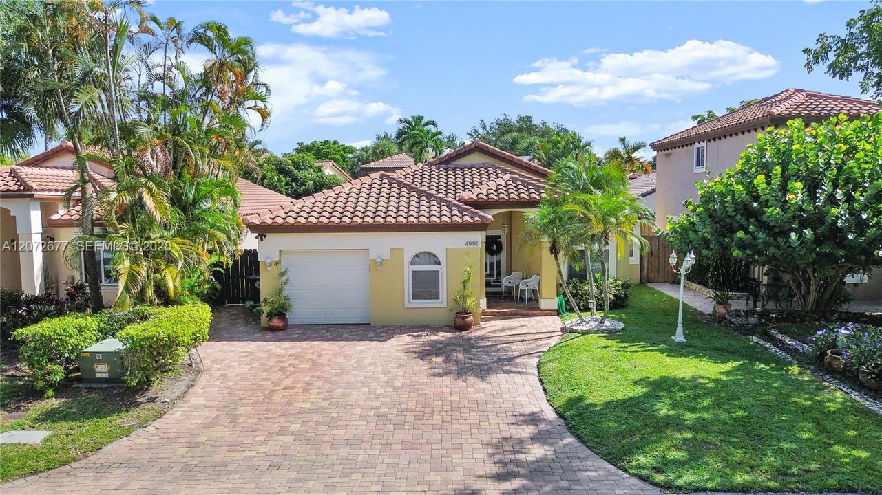 For Sale: $659,000 (3 beds, 2 baths, 1602 Square Feet)