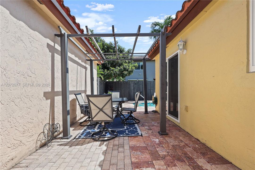 For Sale: $659,000 (3 beds, 2 baths, 1602 Square Feet)