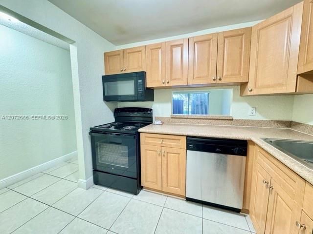 В аренду: $1,900 (1 спален, 1 ванн, 810 Квадратных фут)