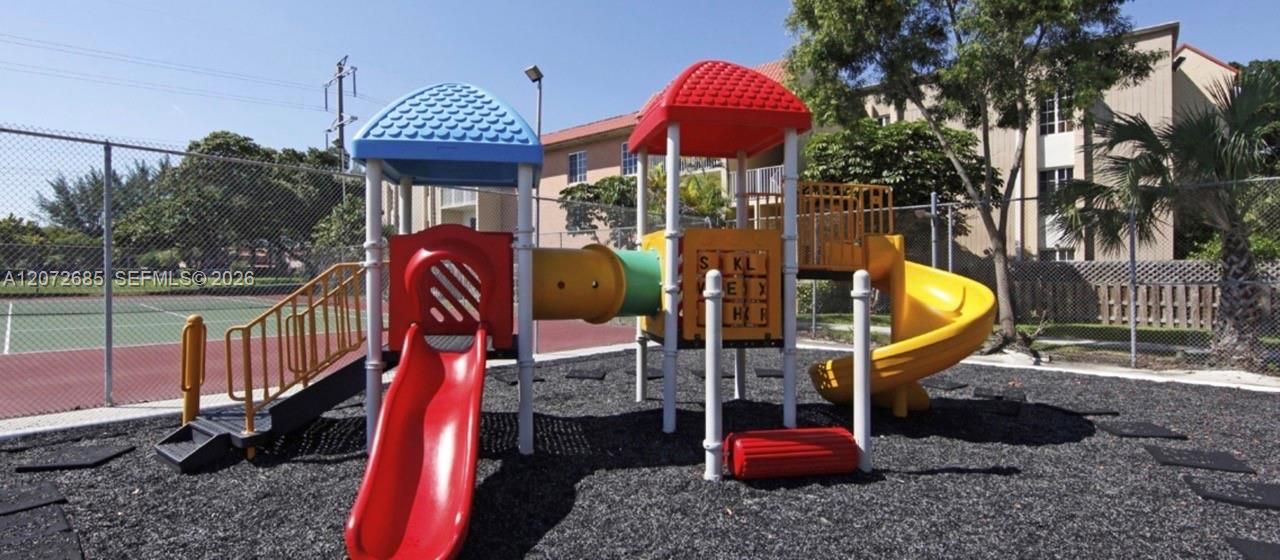 В аренду: $1,900 (1 спален, 1 ванн, 810 Квадратных фут)