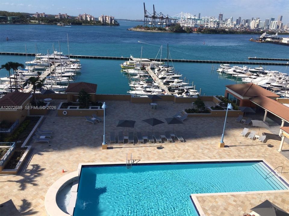 For Rent: $4,500 (1 beds, 1 baths, 740 Square Feet)