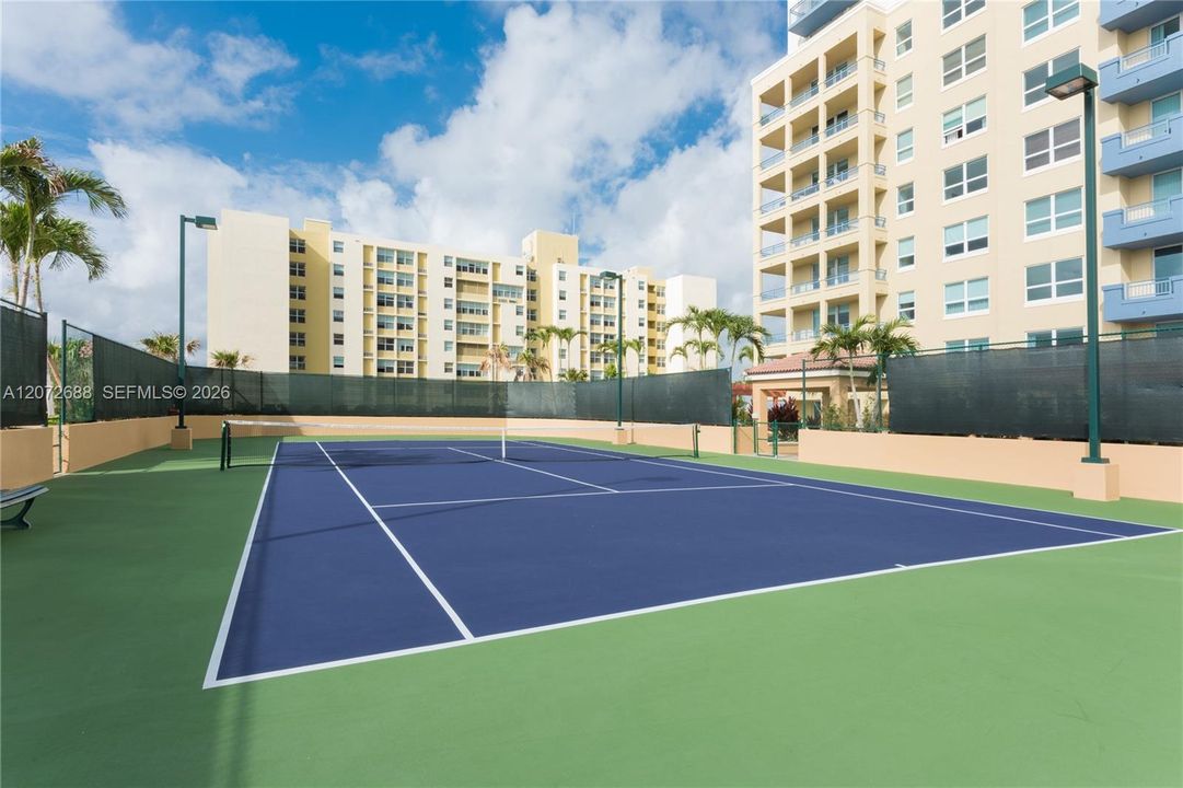 For Rent: $4,500 (1 beds, 1 baths, 740 Square Feet)