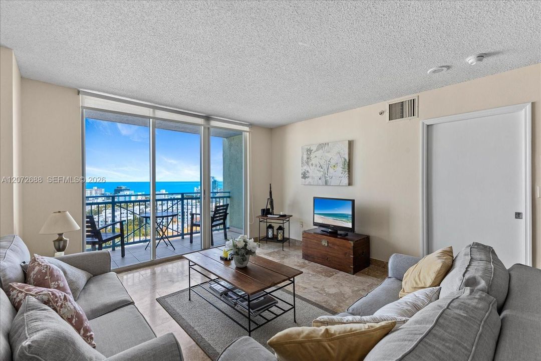 For Rent: $4,500 (1 beds, 1 baths, 740 Square Feet)