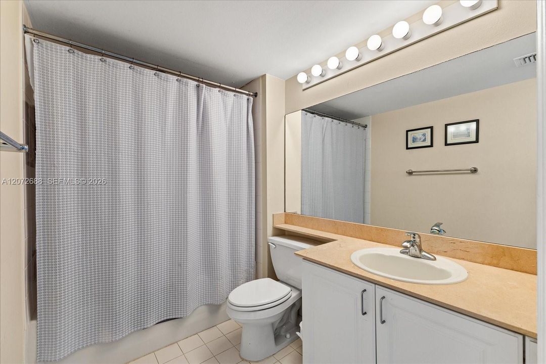 For Rent: $4,500 (1 beds, 1 baths, 740 Square Feet)
