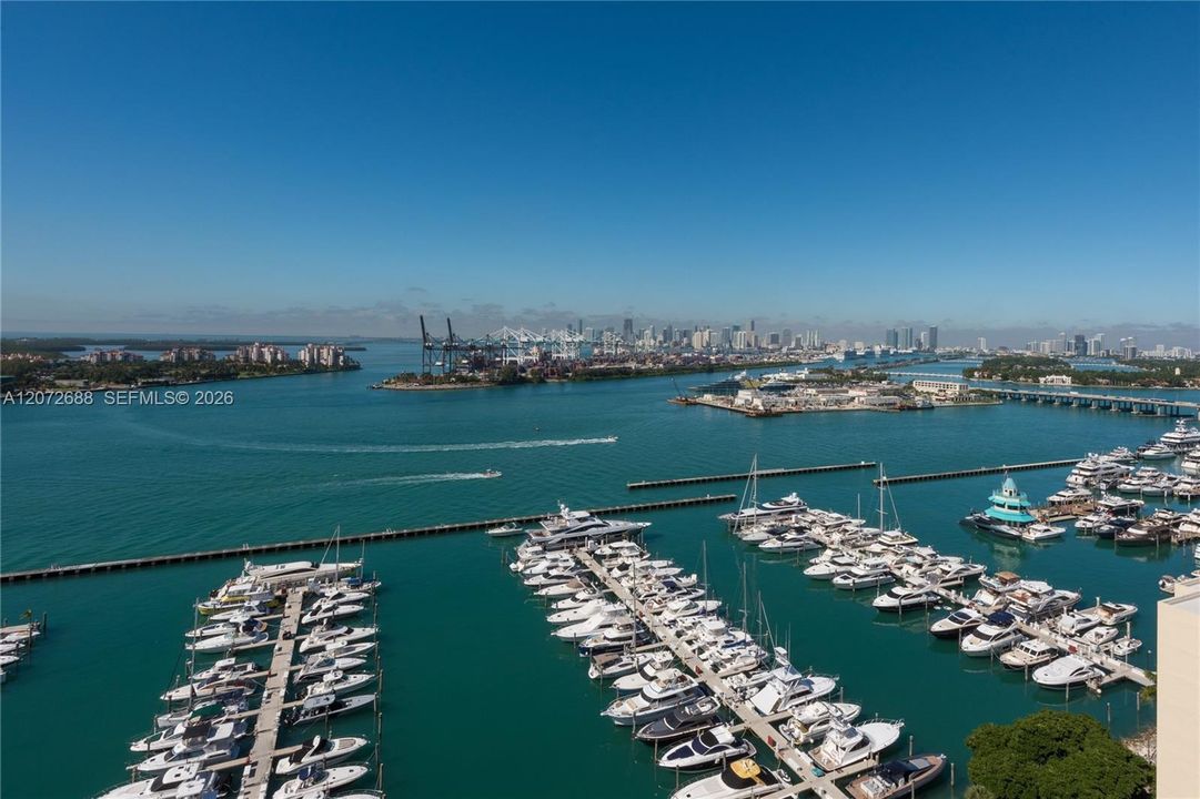 For Rent: $4,500 (1 beds, 1 baths, 740 Square Feet)