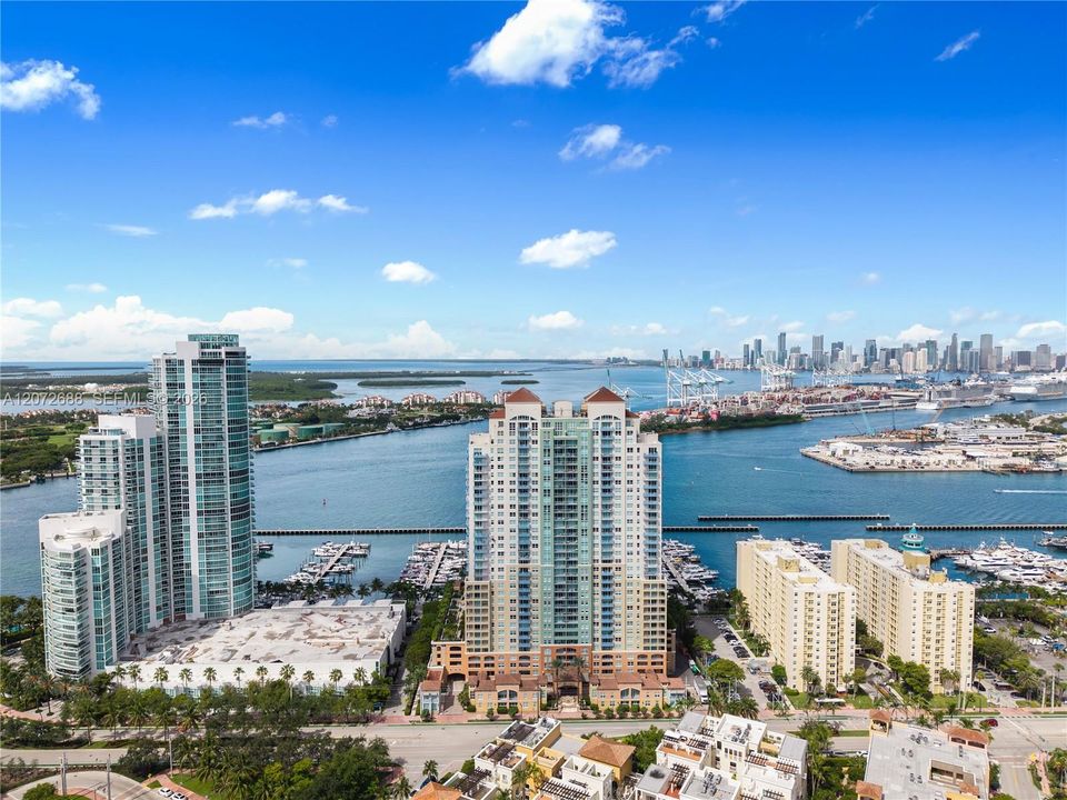 For Rent: $4,500 (1 beds, 1 baths, 740 Square Feet)