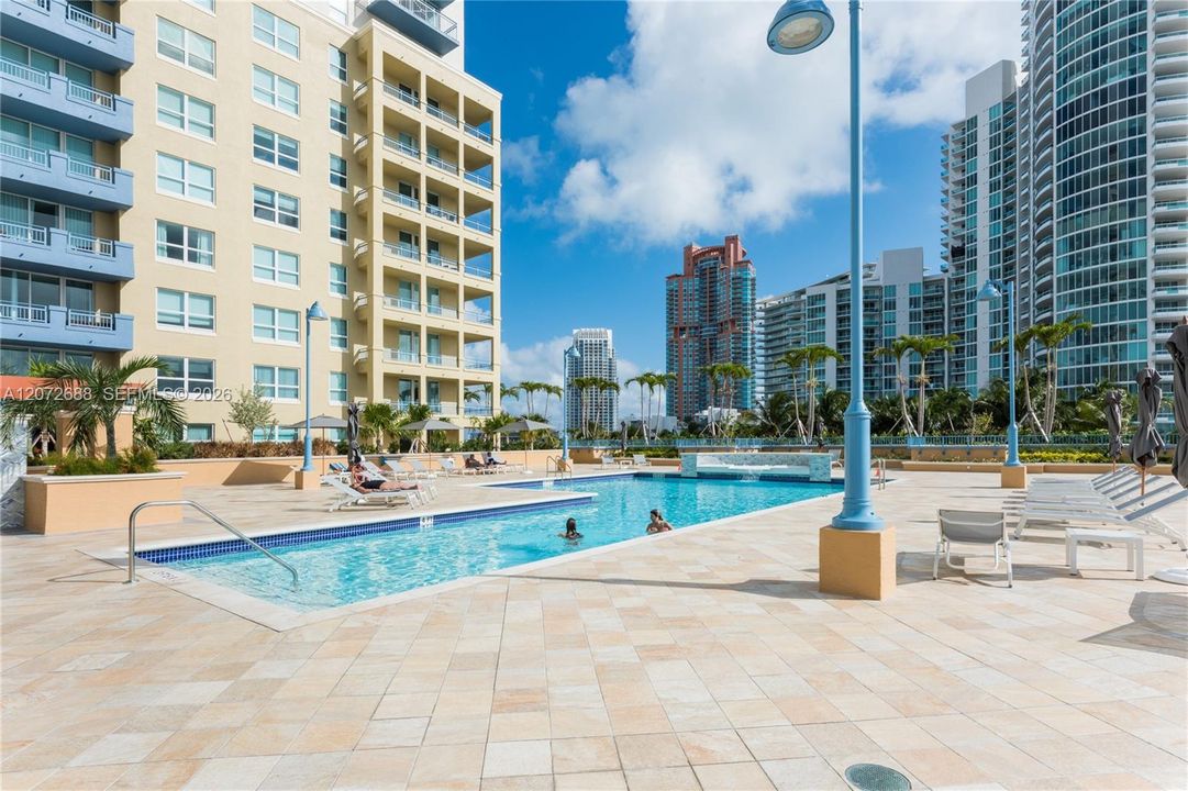 For Rent: $4,500 (1 beds, 1 baths, 740 Square Feet)
