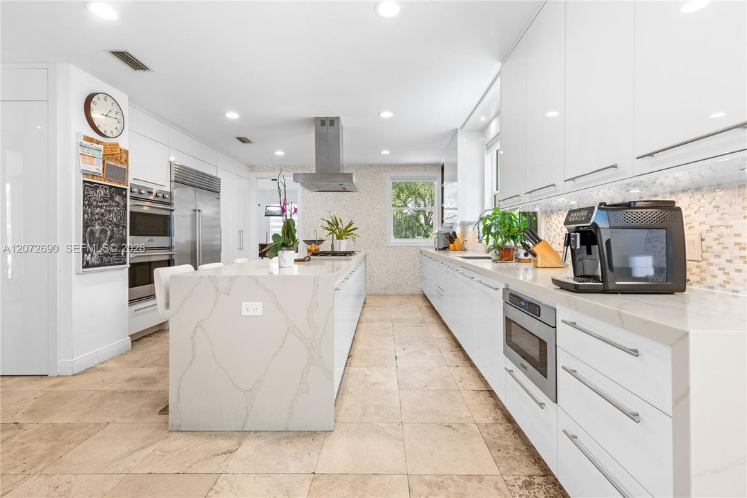 For Sale: $4,700,000 (5 beds, 4 baths, 4464 Square Feet)