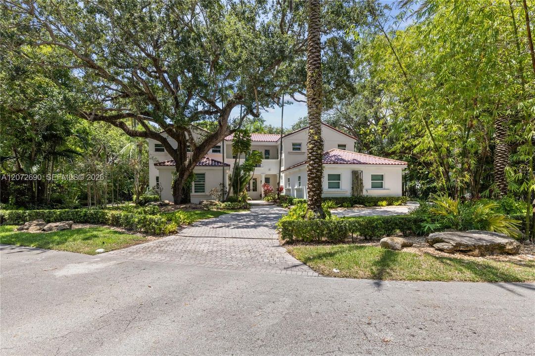 For Sale: $4,700,000 (5 beds, 4 baths, 4464 Square Feet)