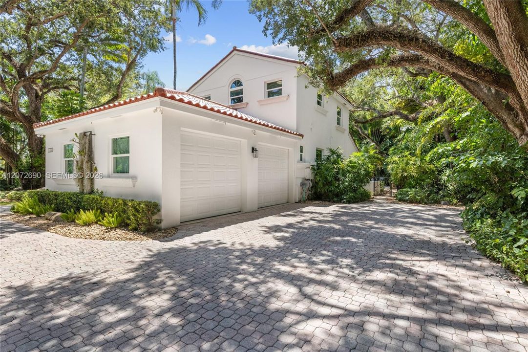 For Sale: $4,700,000 (5 beds, 4 baths, 4464 Square Feet)