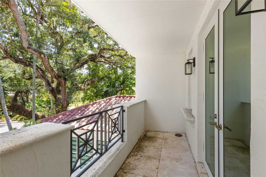 For Sale: $4,700,000 (5 beds, 4 baths, 4464 Square Feet)