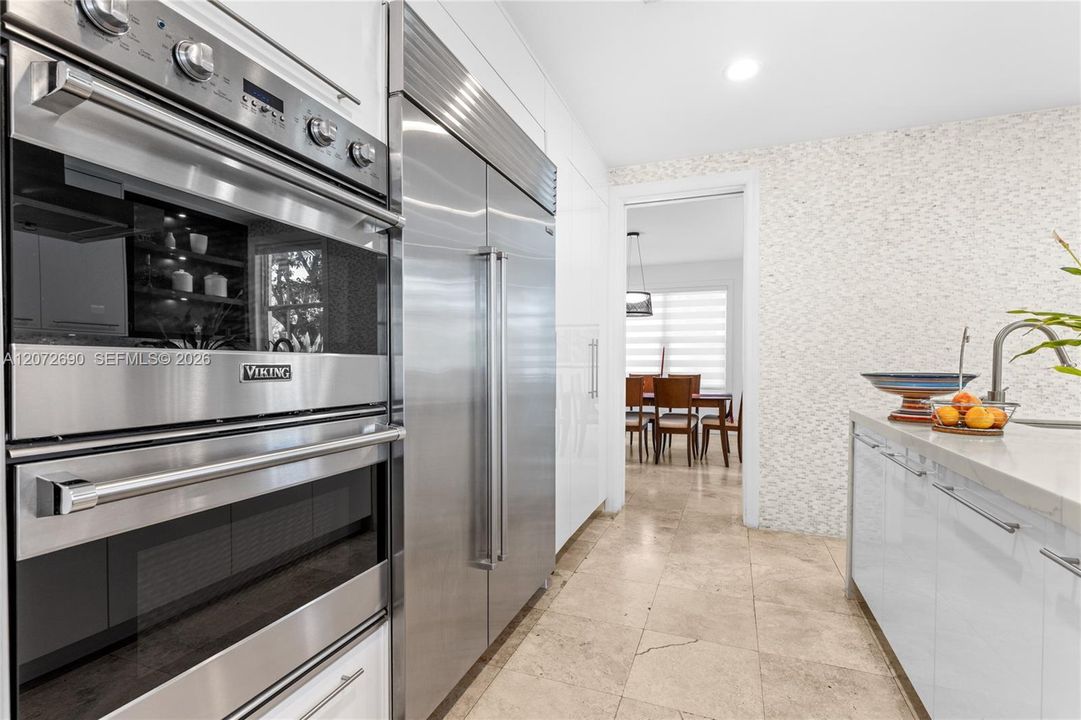 For Sale: $4,700,000 (5 beds, 4 baths, 4464 Square Feet)