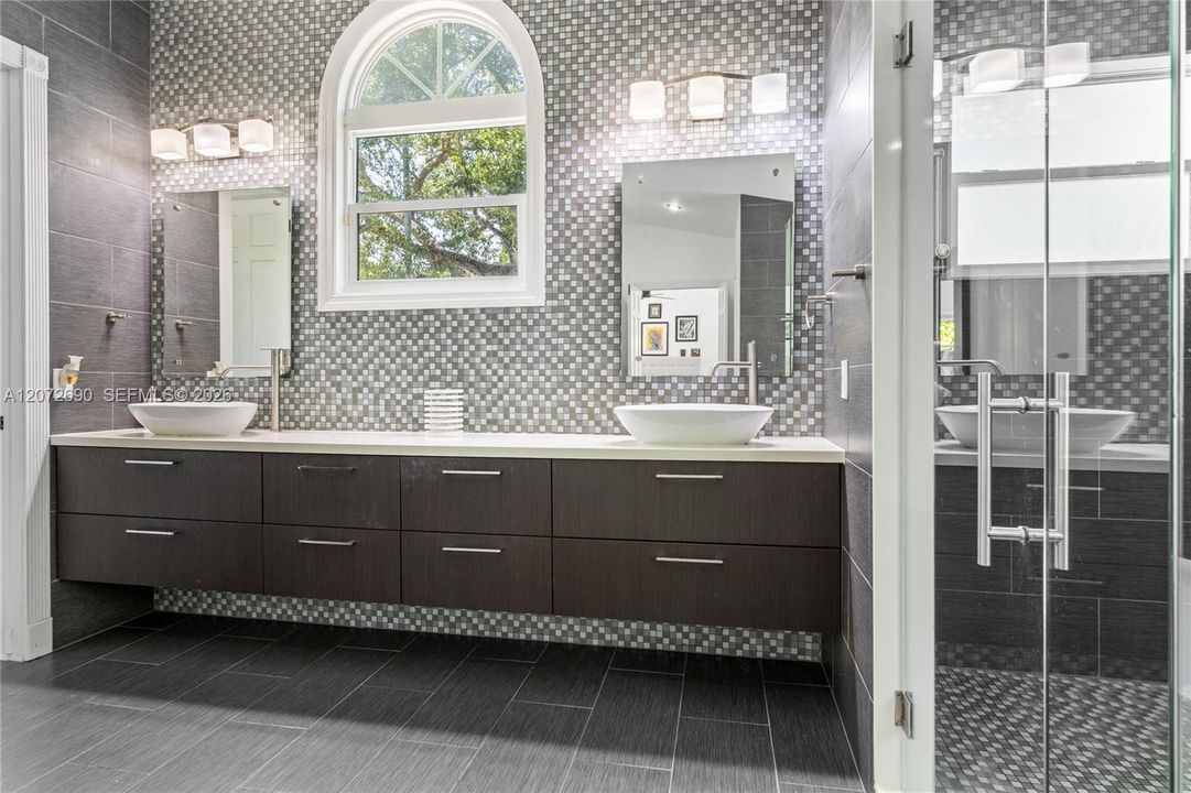 For Sale: $4,700,000 (5 beds, 4 baths, 4464 Square Feet)