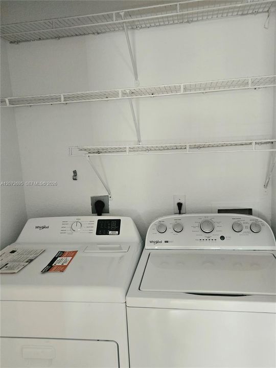For Rent: $2,600 (3 beds, 2 baths, 992 Square Feet)
