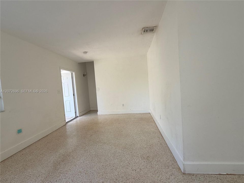 En Renta: $2,600 (2 camas, 1 baños, 1840 Pies cuadrados)