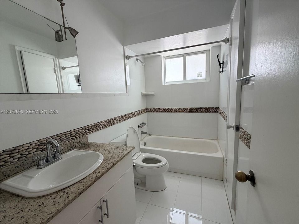 En Renta: $2,600 (2 camas, 1 baños, 1840 Pies cuadrados)