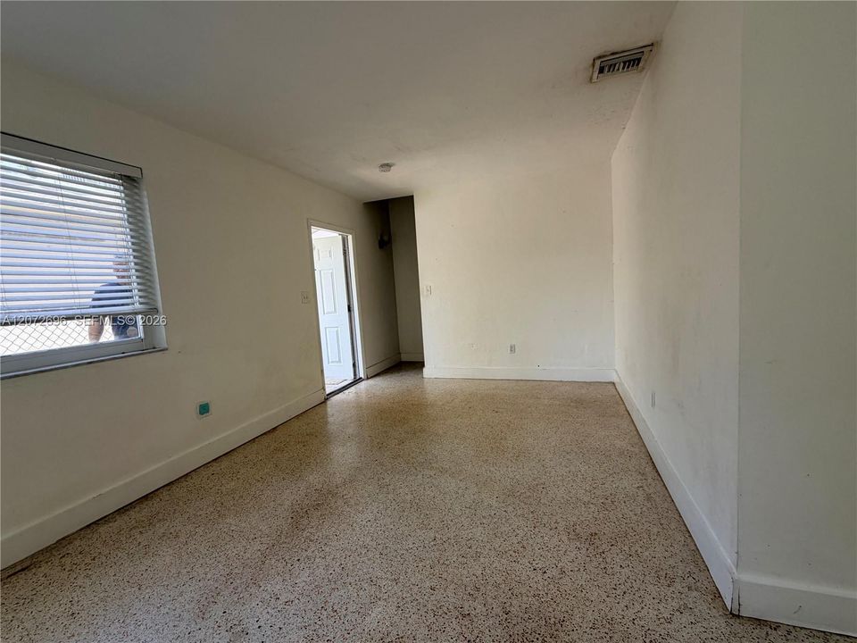 En Renta: $2,600 (2 camas, 1 baños, 1840 Pies cuadrados)