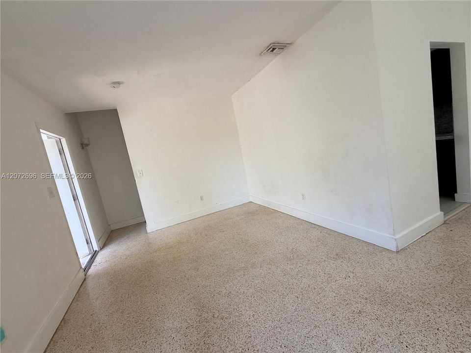 En Renta: $2,600 (2 camas, 1 baños, 1840 Pies cuadrados)