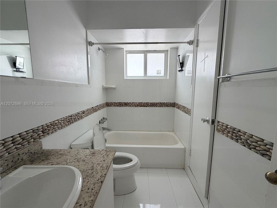 En Renta: $2,600 (2 camas, 1 baños, 1840 Pies cuadrados)