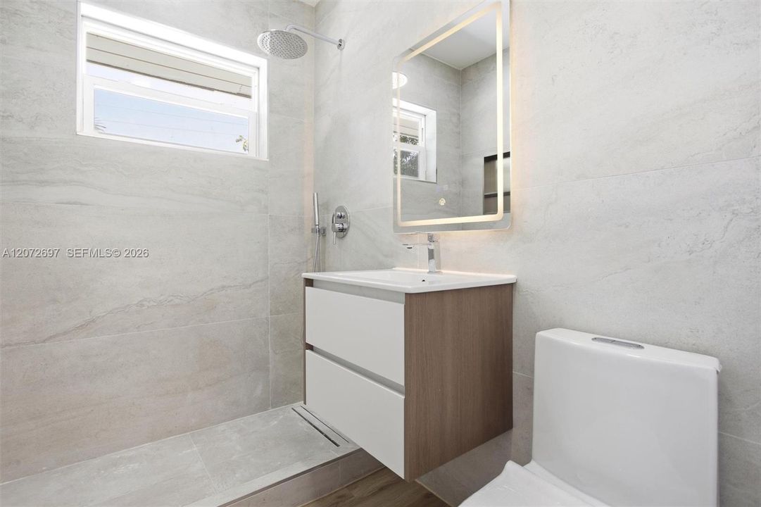 For Sale: $595,000 (3 beds, 2 baths, 1296 Square Feet)