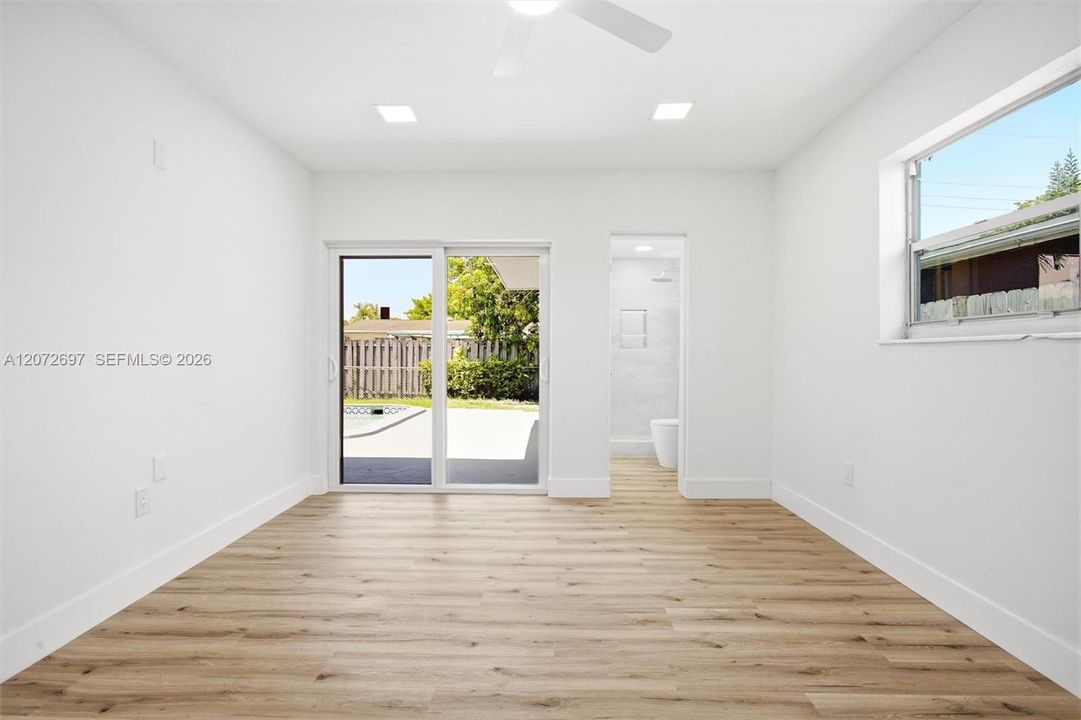 For Sale: $595,000 (3 beds, 2 baths, 1296 Square Feet)