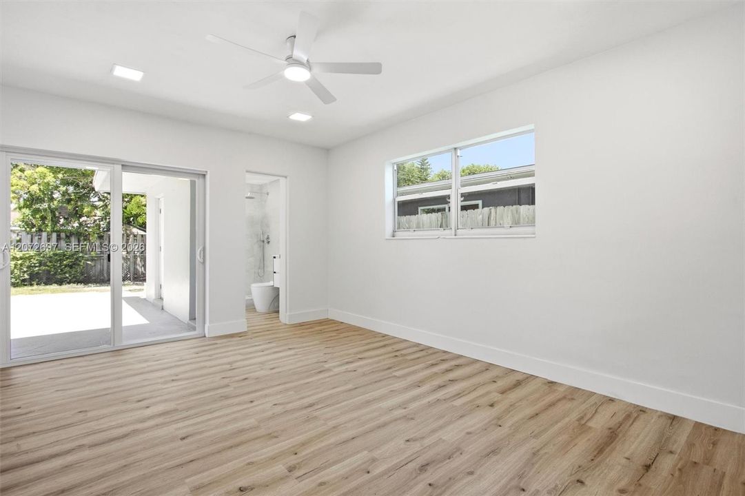 For Sale: $595,000 (3 beds, 2 baths, 1296 Square Feet)