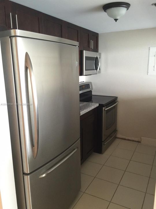 В аренду: $2,800 (2 спален, 2 ванн, 1030 Квадратных фут)
