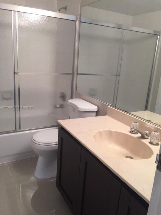 В аренду: $2,800 (2 спален, 2 ванн, 1030 Квадратных фут)