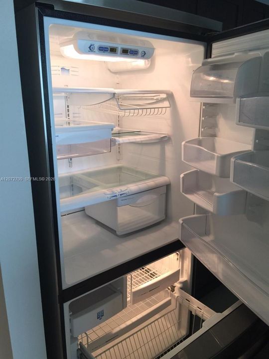 В аренду: $2,800 (2 спален, 2 ванн, 1030 Квадратных фут)