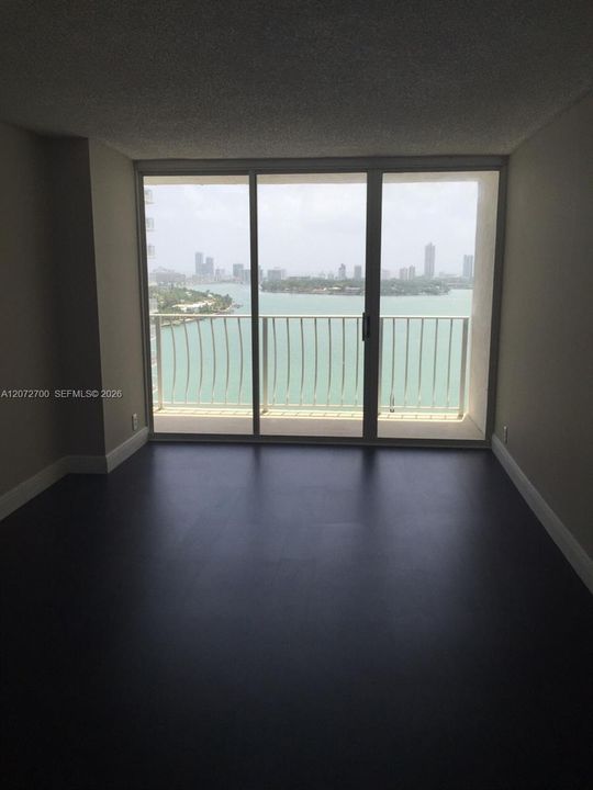 В аренду: $2,800 (2 спален, 2 ванн, 1030 Квадратных фут)