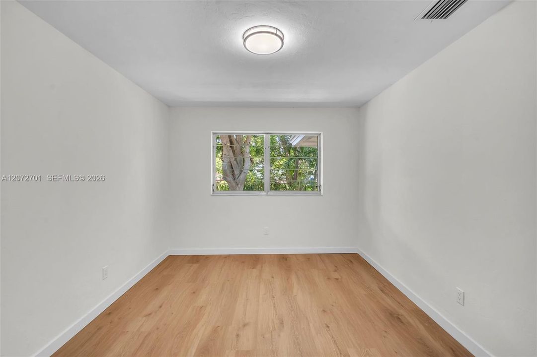 На продажу: $459,990 (3 спален, 2 ванн, 1645 Квадратных фут)