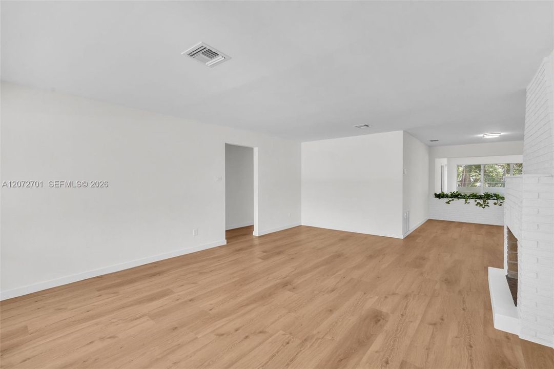 На продажу: $459,990 (3 спален, 2 ванн, 1645 Квадратных фут)