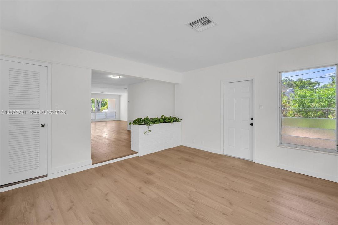 На продажу: $459,990 (3 спален, 2 ванн, 1645 Квадратных фут)
