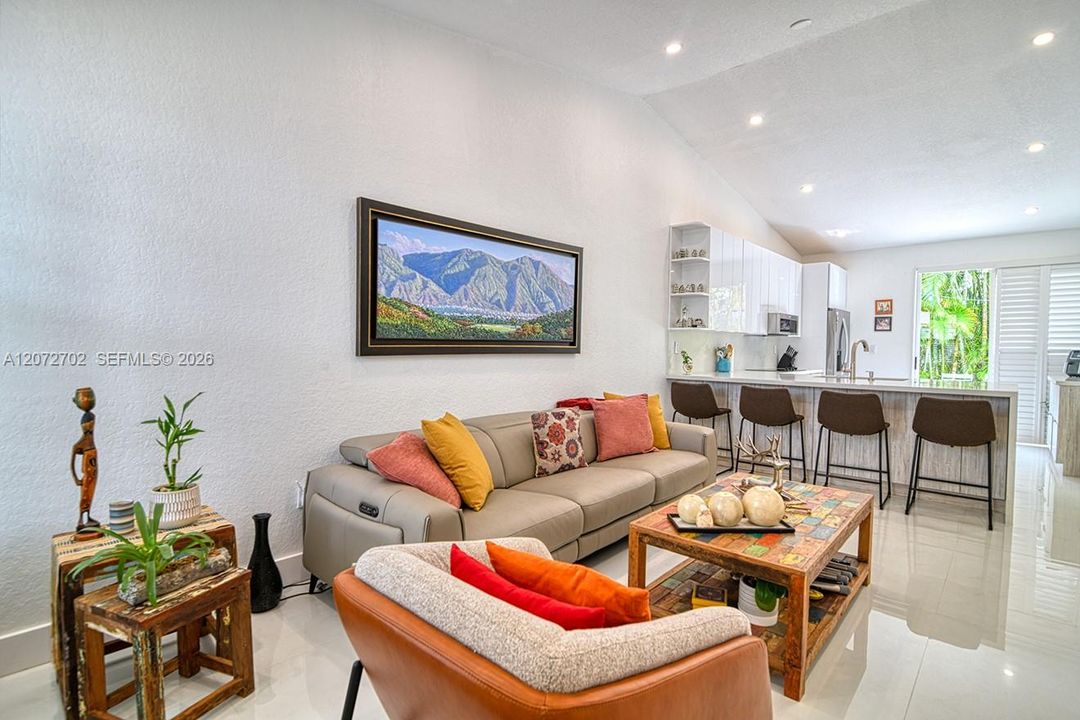 For Sale: $529,900 (3 beds, 2 baths, 1178 Square Feet)