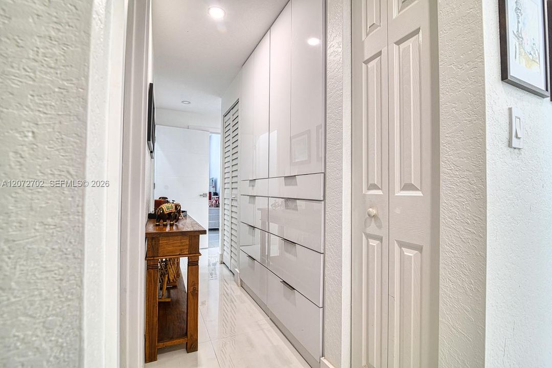 For Sale: $529,900 (3 beds, 2 baths, 1178 Square Feet)