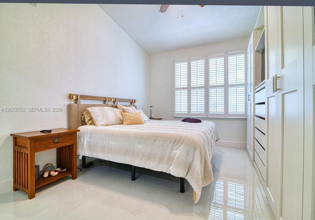 For Sale: $529,900 (3 beds, 2 baths, 1178 Square Feet)