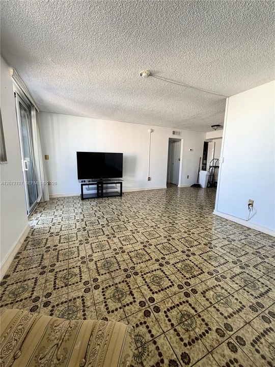 В аренду: $2,200 (1 спален, 1 ванн, 732 Квадратных фут)