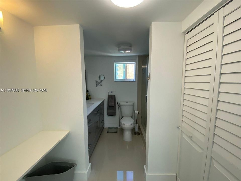 В аренду: $2,500 (1 спален, 1 ванн, 830 Квадратных фут)