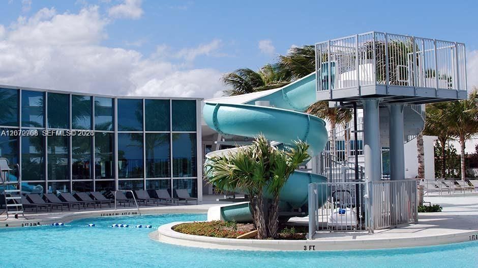 FREE ACESS TO COMUNITY CENTER AT SURFSIDE
