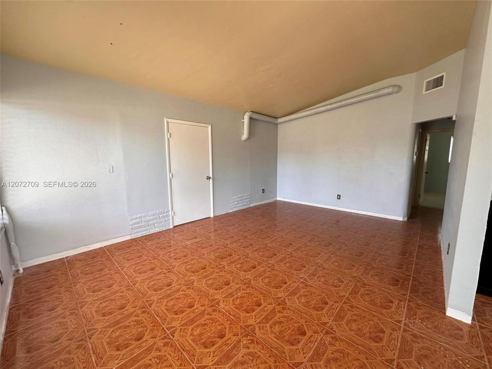 В аренду: $2,900 (2 спален, 1 ванн, 897 Квадратных фут)