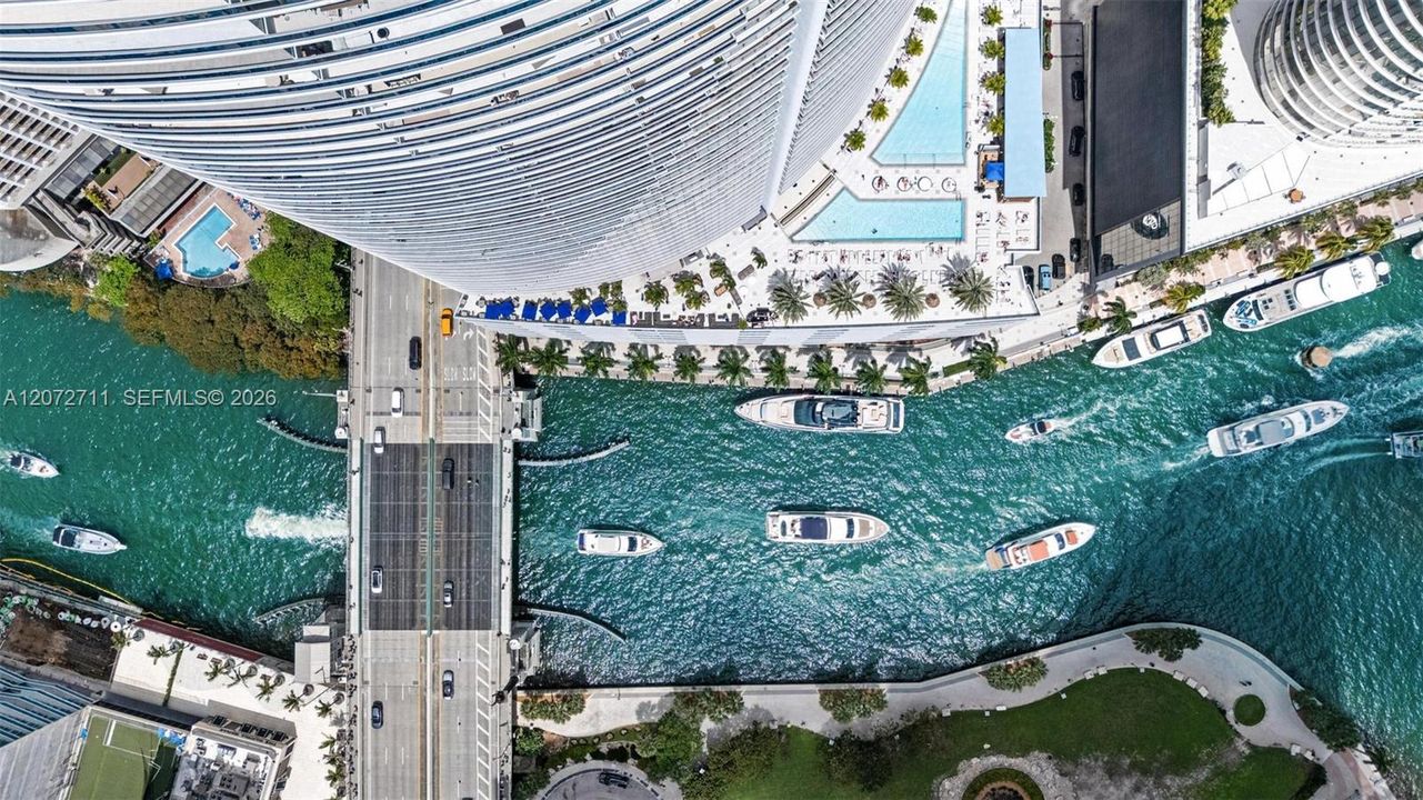 В аренду: $5,200 (1 спален, 1 ванн, 822 Квадратных фут)