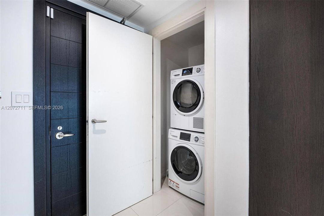 В аренду: $5,200 (1 спален, 1 ванн, 822 Квадратных фут)