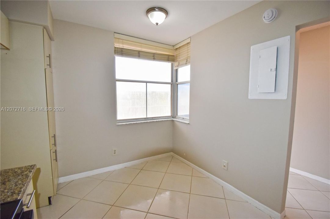 For Sale: $125,000 (2 beds, 2 baths, 950 Square Feet)