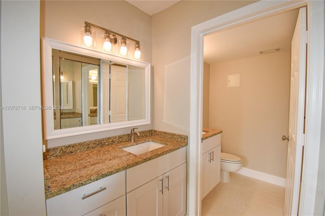 For Sale: $125,000 (2 beds, 2 baths, 950 Square Feet)