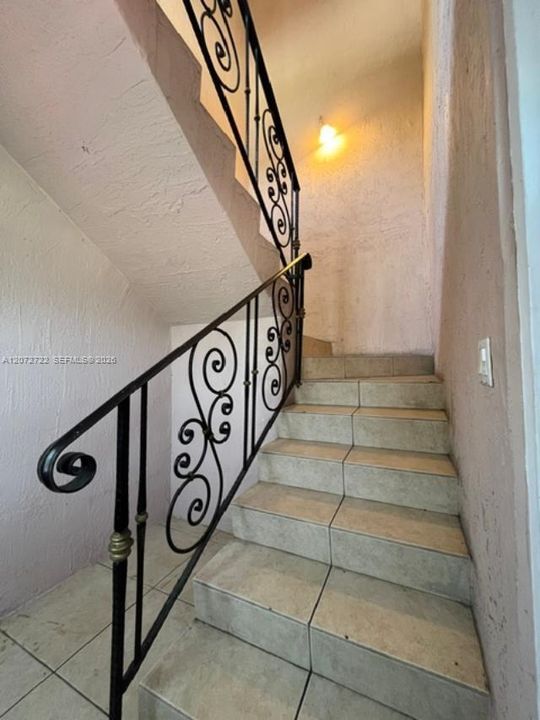 PRIVATE STAIRCASE