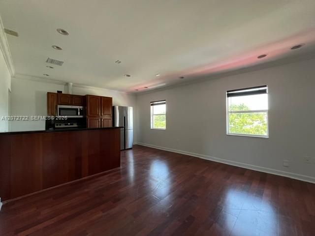 KITCHEN/DINNING
