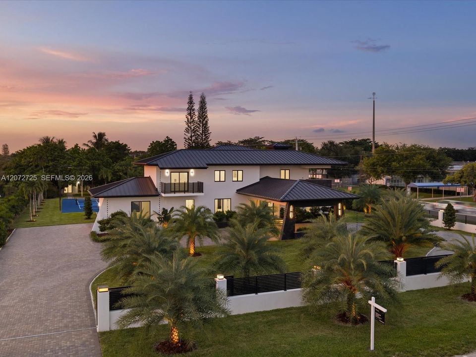 For Sale: $5,499,000 (8 beds, 5 baths, 7061 Square Feet)