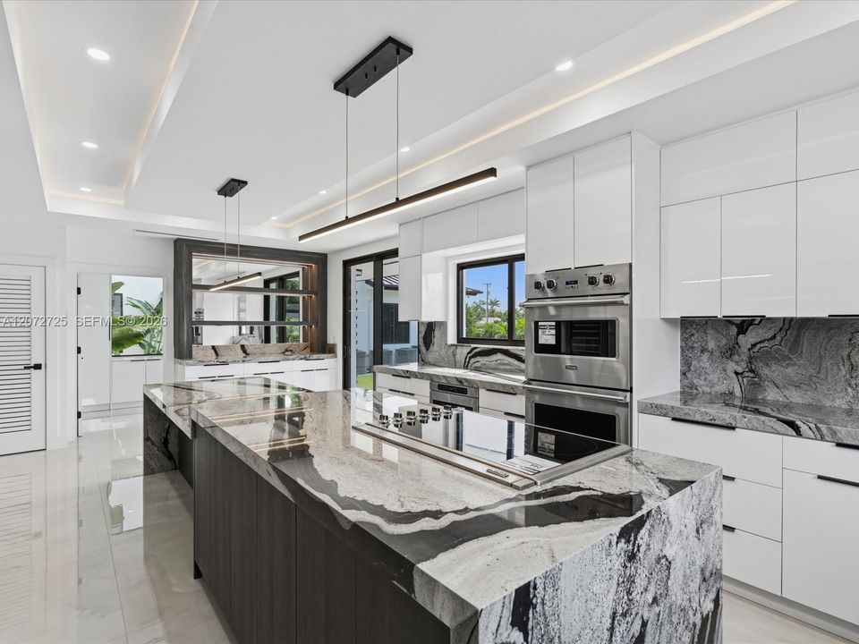 For Sale: $5,499,000 (8 beds, 5 baths, 7061 Square Feet)