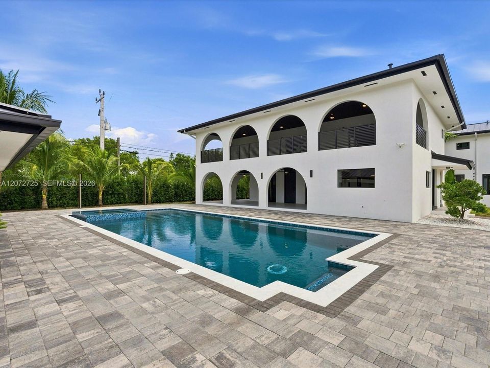 For Sale: $5,499,000 (8 beds, 5 baths, 7061 Square Feet)